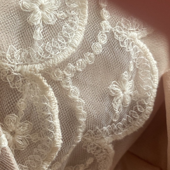 Elegant Beige Lace-Trimmed Dress 1970’s vintage dress - Picture 4 of 4